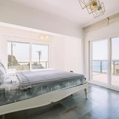 Chic W Patio Pool 3 Min To Beach In Bodrum 别墅 京多安