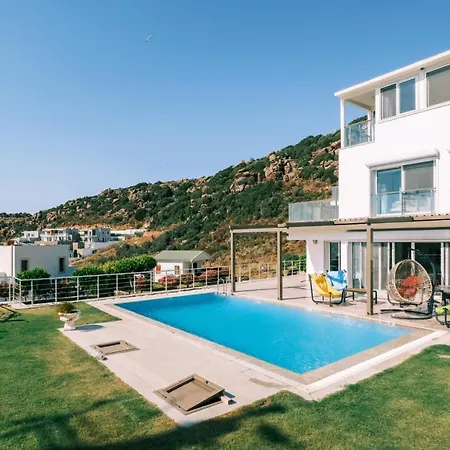 Chic W Patio Pool 3 Min To Beach In Bodrum Villa Gundogan (Bodrum)