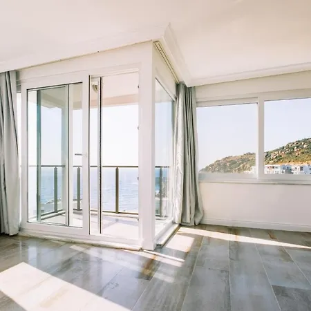 Chic W Patio Pool 3 Min To Beach In Bodrum *