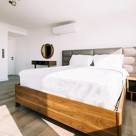 Chic W Patio Pool 3 Min To Beach In Bodrum